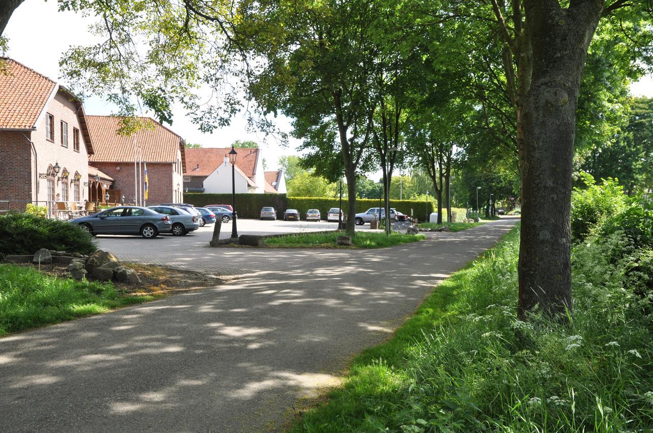 Hotel Restaurant De Roosterhoeve Roosteren Exterior photo