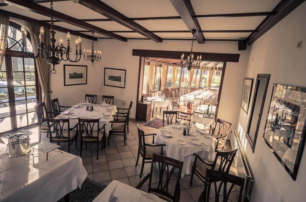 Hotel Restaurant De Roosterhoeve Roosteren Exterior photo